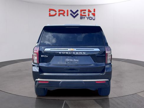 Used 2021 Chevrolet Suburban LS image 4