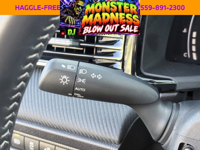 Used 2026 Toyota Camry SE FWD image 15