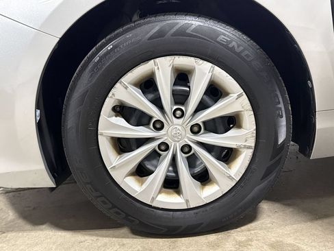 Used 2017 Toyota Camry LE FWD image 26