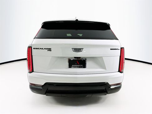 Used 2025 Cadillac Escalade IQ Sport 2 w/ LPO, ONYX Package image 7