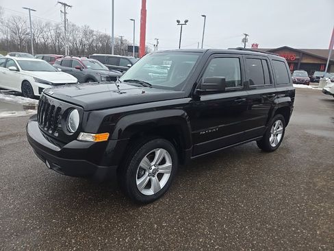 Used 2015 Jeep Patriot Latitude image 3