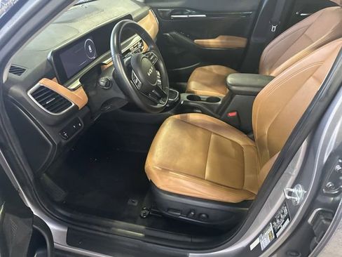 Used 2024 Kia Seltos EX image 5