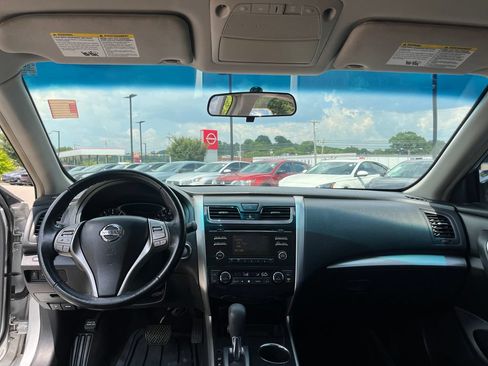 Used 2013 Nissan Altima 2.5 SV FWD image 22