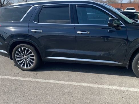 Used 2023 Hyundai Palisade Calligraphy image 3
