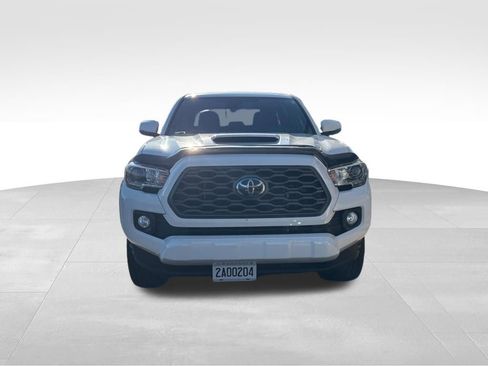 Used 2022 Toyota Tacoma TRD Sport image 2