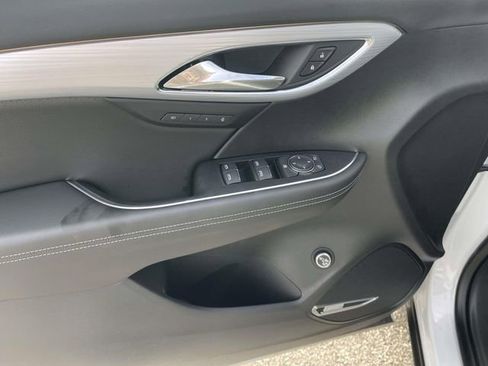 Used 2025 Buick Envision Avenir image 16