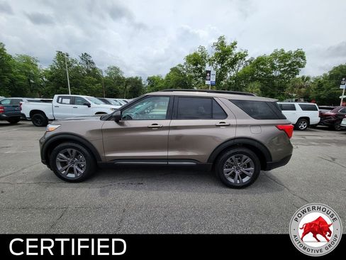 Used 2021 Ford Explorer XLT w/ Equipment Group 202A RWD image 3