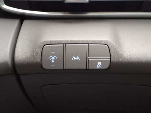 Certified 2023 Hyundai Elantra SEL image 24