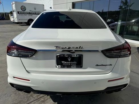 Used 2022 Maserati Quattroporte Modena RWD image 8