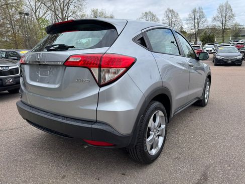 Used 2020 Honda HR-V LX image 7