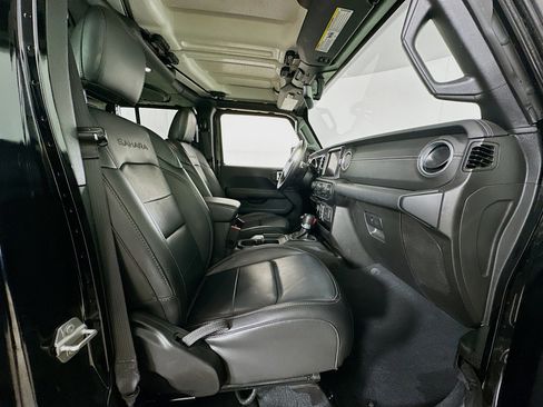 Used 2022 Jeep Wrangler Sahara w/ Cold Weather Group image 31