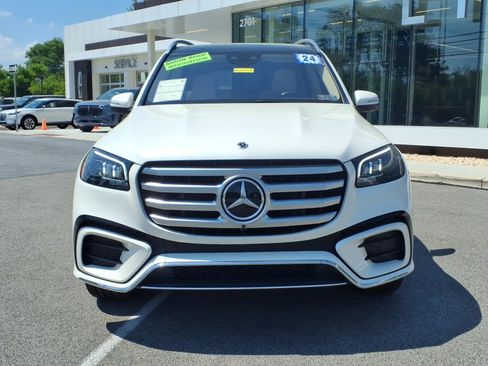 Used 2024 Mercedes-Benz GLS 450 4MATIC image 9