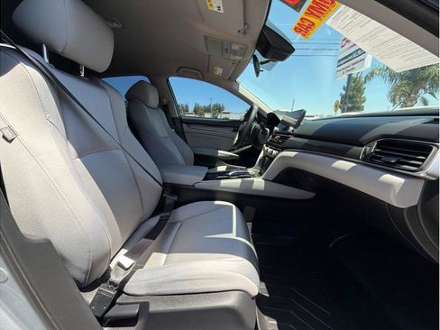 Used 2018 Honda Accord Hybrid image 14