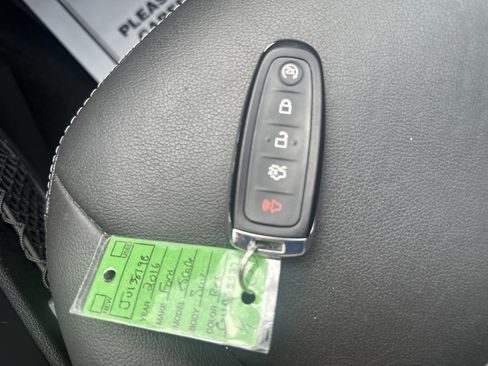 Used 2016 Ford Escape Titanium AWD/4WD image 29