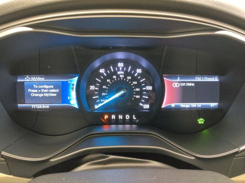 Used 2019 Ford Fusion SE FWD image 23