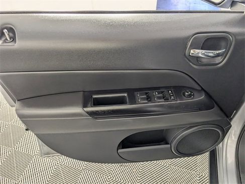 Used 2017 Jeep Patriot Latitude image 18