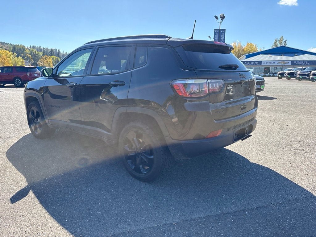 Used 2020 Jeep Compass Latitude AWD/4WD image 3