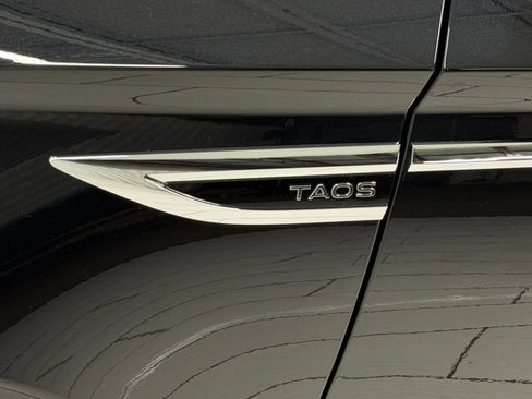 Used 2024 Volkswagen Taos SE AWD/4WD image 33