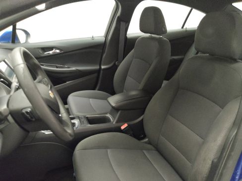 Used 2017 Chevrolet Cruze LT w/ Convenience Package FWD image 17