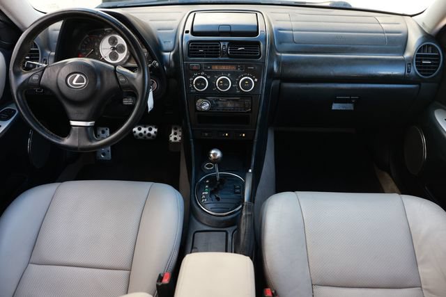 Used 2004 Lexus IS 300 RWD image 25