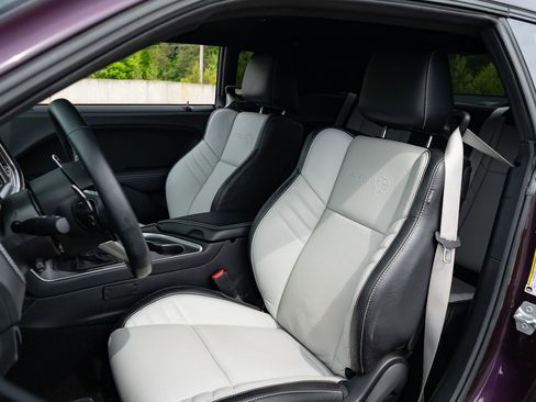 Used 2022 Dodge Challenger SRT Hellcat RWD image 33