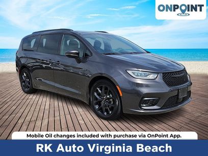 Used 2023 Chrysler Pacifica Touring-L w/ S Appearance Package