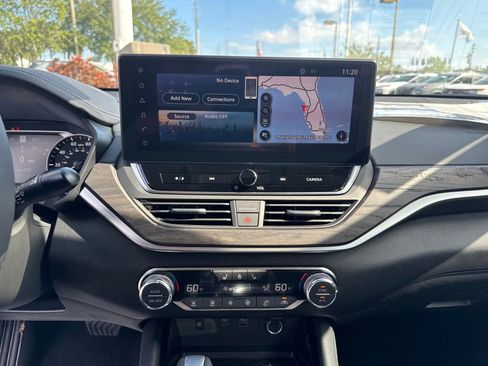 New 2025 Nissan Altima 2.5 SL image 18