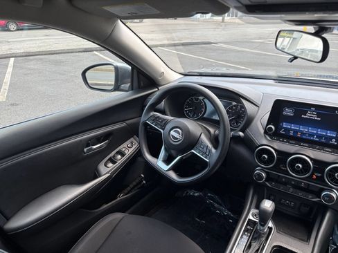 Used 2025 Nissan Sentra SV FWD image 31