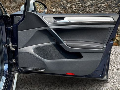 Used 2017 Volkswagen Golf Alltrack S image 21