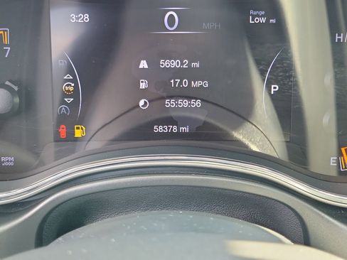 Used 2020 Jeep Grand Cherokee Altitude image 25