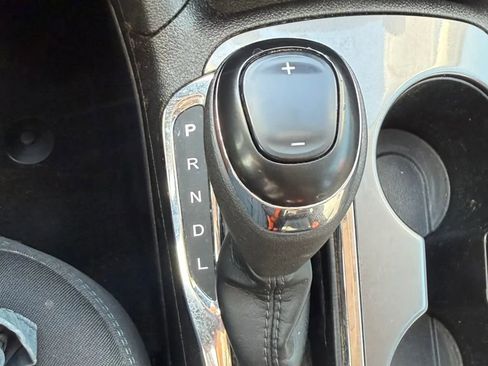Used 2018 Chevrolet Cruze LT w/ Convenience Package FWD image 16