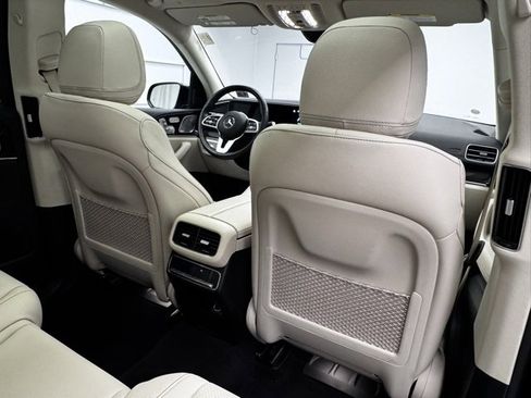 Used 2023 Mercedes-Benz GLS 450 4MATIC image 22