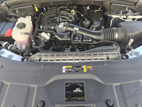 Used 2024 Jeep Grand Cherokee L Limited w/ Black Appearance Package image 34