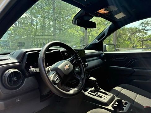 Used 2024 Chevrolet Colorado W/T image 20