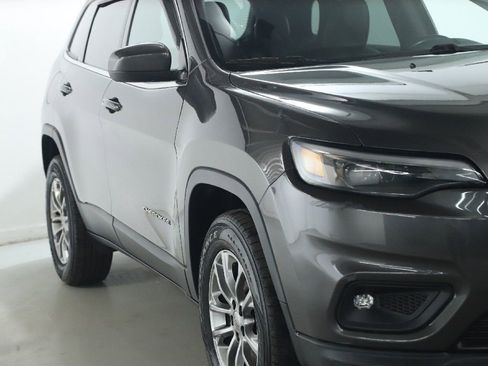 Used 2019 Jeep Cherokee Latitude Plus w/ Cold Weather Group image 8