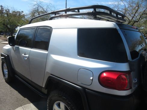 Used 2007 Toyota FJ Cruiser 4WD w/ Upgrade Pkg 1 image 7