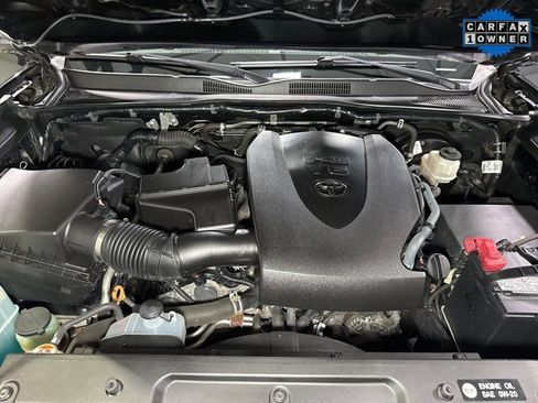Used 2019 Toyota Tacoma Limited image 5