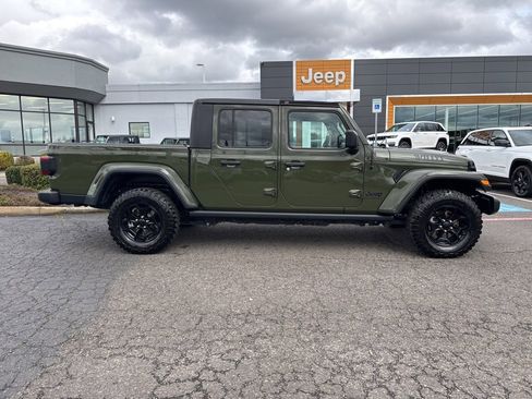 Used 2023 Jeep Gladiator Willys image 8