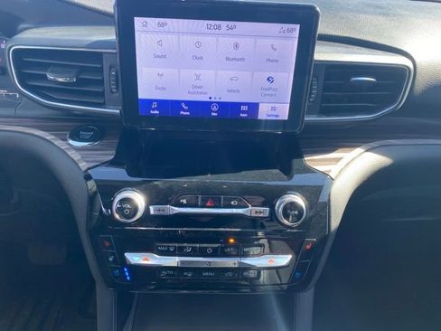 Used 2022 Ford Explorer Limited w/ Equipment Group 301A image 16