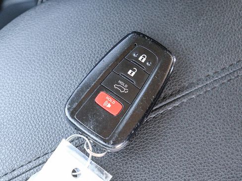 Used 2022 Toyota RAV4 XLE Premium FWD image 25
