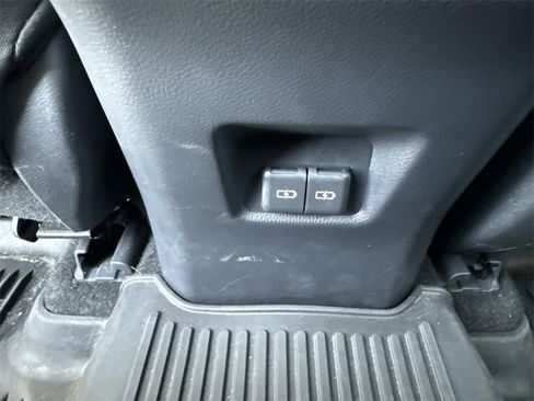 Used 2025 Toyota RAV4 XLE image 25