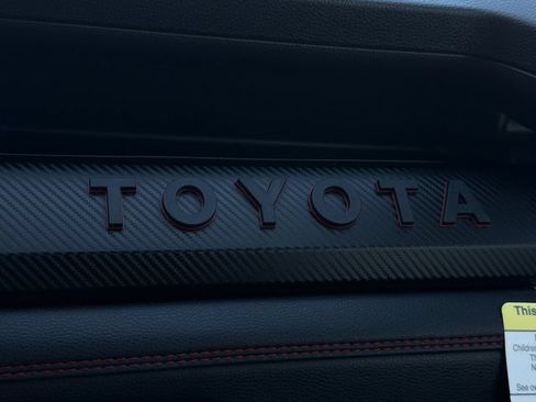 Used 2025 Toyota Tacoma TRD Pro AWD/4WD image 32