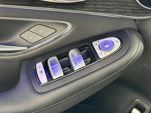 Used 2022 Mercedes-Benz GLC 300 image 13
