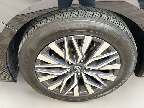 Used 2024 Nissan Altima 2.5 SV image 28