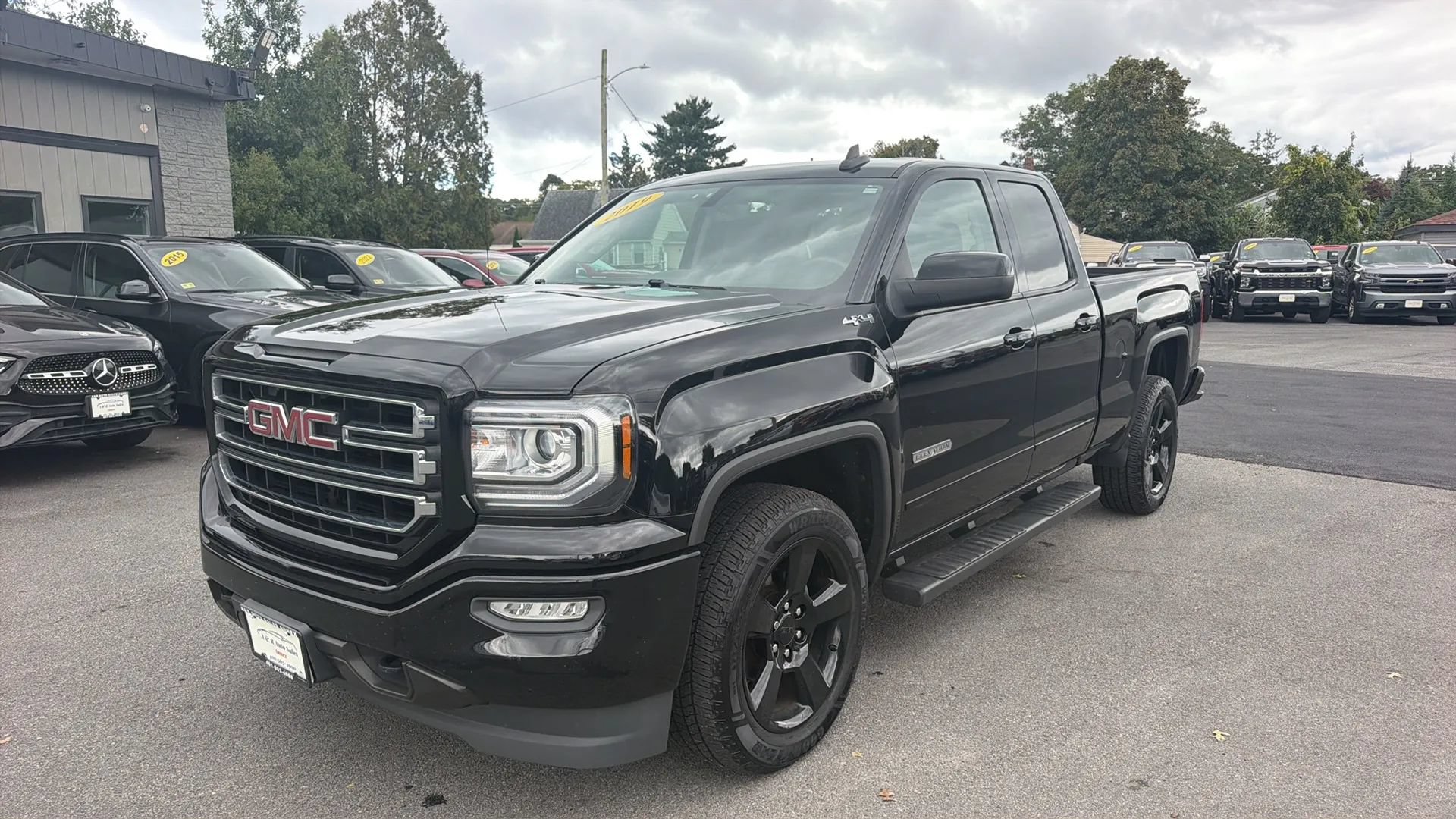 Used 2019 GMC Sierra 1500 Limited w/ Elevation Edition AWD/4WD image 3