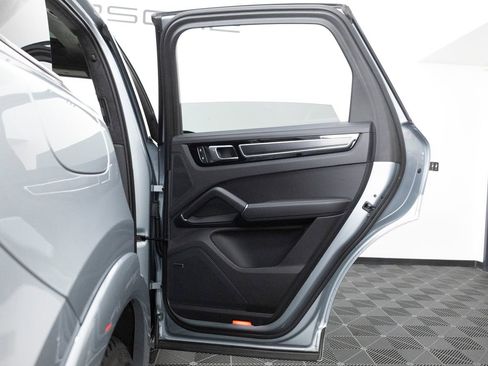 Certified 2023 Porsche Cayenne GTS AWD/4WD image 35