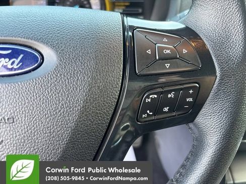Used 2018 Ford Explorer XLT w/ Equipment Group 201A AWD/4WD image 17