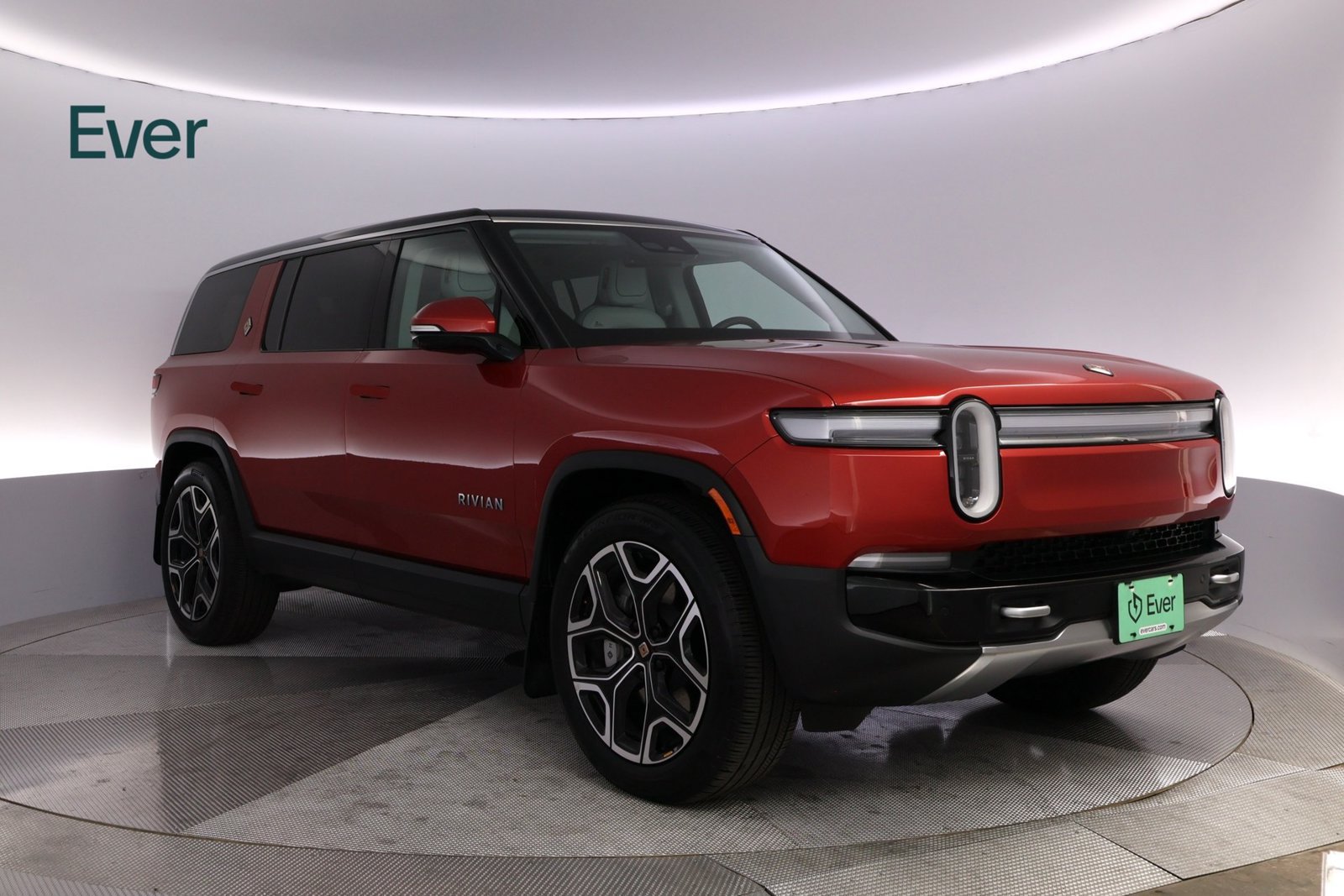 Used 2025 Rivian R1S Adventure Dual AWD/4WD image 13