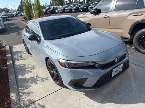 Used 2024 Honda Civic Sport image 2
