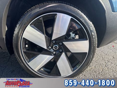Used 2023 Volvo XC40 Recharge Ultimate image 22